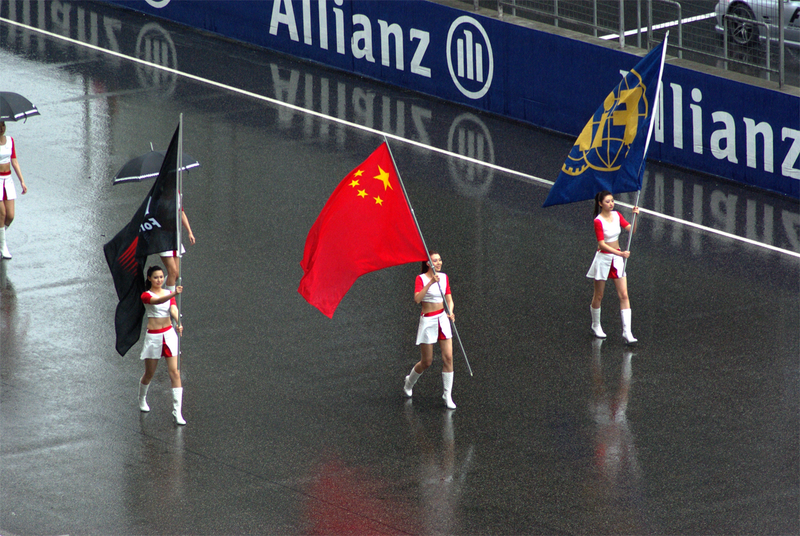 Illustration for article titled 2009 Chinese Grand Prix Gets Wet, Real Wet